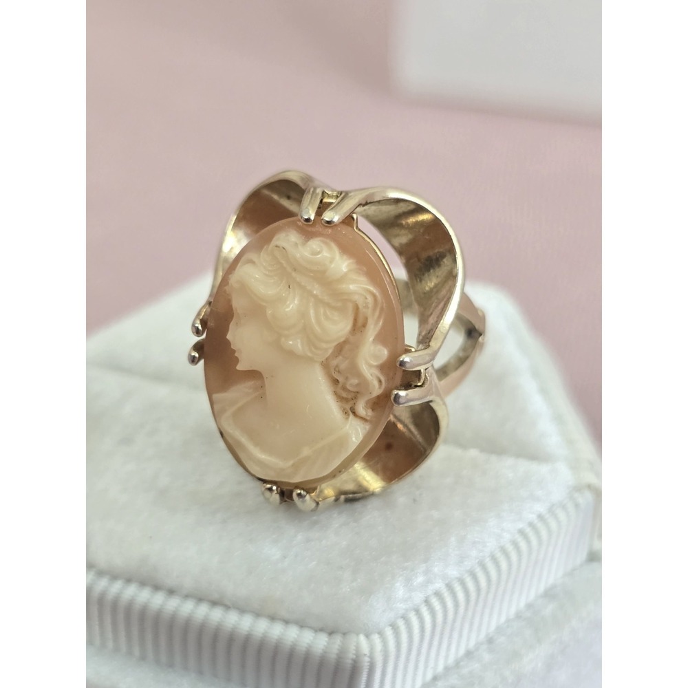 Vintage Vargas Left Facing Cameo 18k HGE Gold Plated Ring - Size 4 - Signed